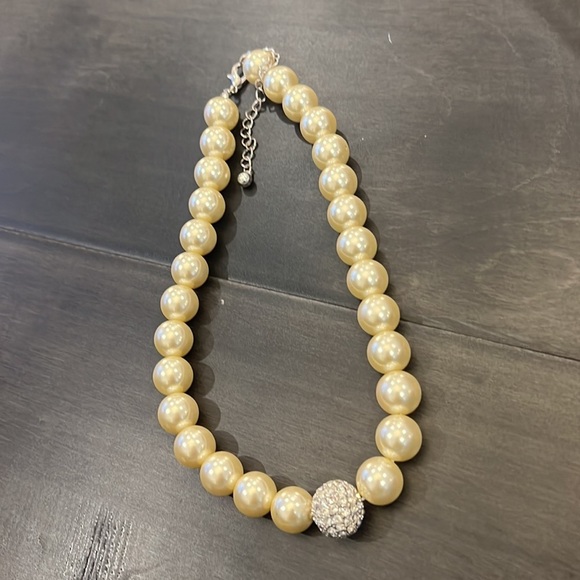 NWOT PEARL NECKLACE - Picture 8 of 13
